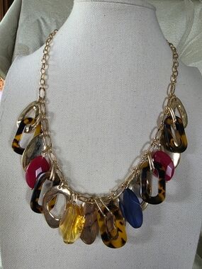 #1168 Macys Gold Chain Statement Necklace W/Tortoiseshell, Navy, Fuchsia Accents